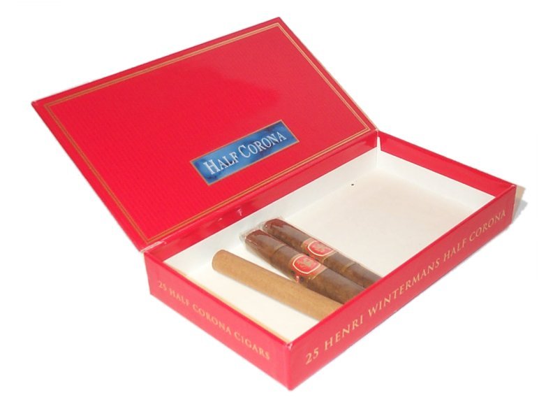 Cigar box (open).jpg